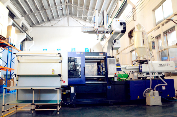 Plastic Injection Machine